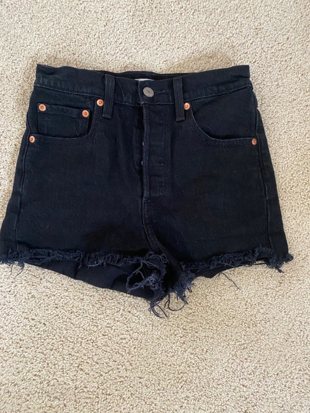 Levi’s Highwaisted Ribcage Black Shorts Size 25